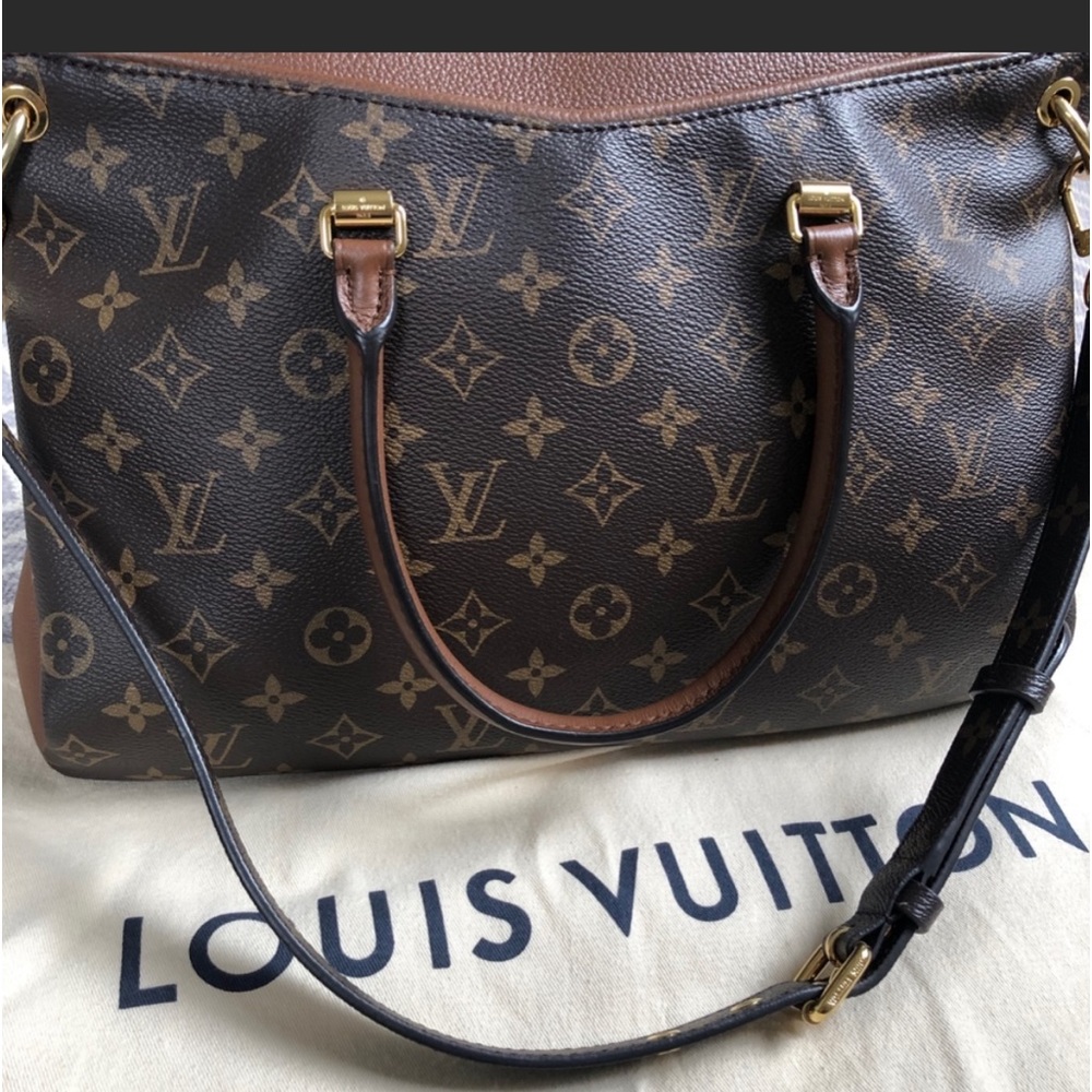 Authentic Louis Vuitton Pallas MM - Picture 4 of 16
